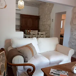 https://maison-de-vacances-proche-saint-remy-de-provence.fr-provencehotel.com